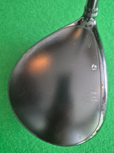 Load image into Gallery viewer, TaylorMade Stealth Driver 10.5° Regular with Cover
