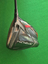 Load image into Gallery viewer, TaylorMade Stealth Driver 10.5° Regular with Cover
