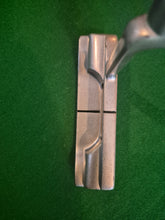Load image into Gallery viewer, Slazenger Putter 35"
