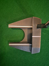 Load image into Gallery viewer, Odyssey O-Works Black 7s Putter 35"
