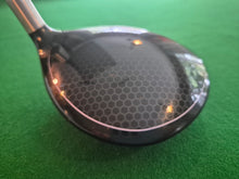Load image into Gallery viewer, TaylorMade Burner Superfast Ladies 5 Wood 18° with Cover
