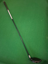Load image into Gallery viewer, TaylorMade Burner Superfast Ladies 5 Wood 18° with Cover
