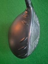 Load image into Gallery viewer, Ping G425 LST Driver 10.5° Adjustable Loft Regular with Cover and New Grip
