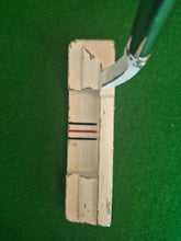 Load image into Gallery viewer, TaylorMade White Smoke DA-62 Putter 35" with Cover and New Grip
