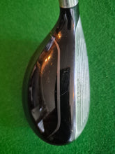 Load image into Gallery viewer, TaylorMade Rescue 3 Hybrid 19° Regular
