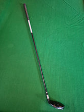 Load image into Gallery viewer, TaylorMade Rescue 3 Hybrid 19° Regular
