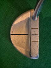 Load image into Gallery viewer, Zappa Dappa Putter 35"
