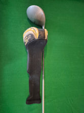 Load image into Gallery viewer, Cobra Amp Offset Driver 10.5° Regular with Cover
