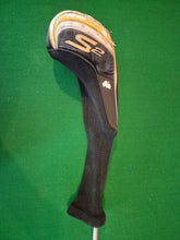 Load image into Gallery viewer, Cobra Amp Offset Driver 10.5° Regular with Cover
