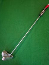 Load image into Gallery viewer, Bettinardi The Hawk Putter 35" with New Super Stroke Grip
