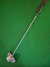 Load image into Gallery viewer, Bettinardi The Hawk Putter 35" with New Super Stroke Grip
