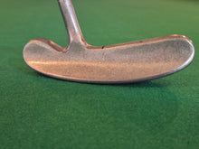 Load image into Gallery viewer, Accupath 250 Putter 35"
