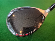 Load image into Gallery viewer, TaylorMade M4 Driver LH 10.5° Adjustable loft Stiff with Cover
