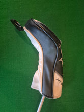 Load image into Gallery viewer, Cleveland Halo XL Hy-Wood 3+ Hybrid 17° Stiff with Cover
