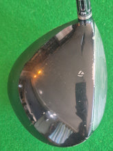 Load image into Gallery viewer, TaylorMade R9 Driver 9.5° Adjustable loft Senior with Cover and New Grip
