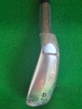 Load image into Gallery viewer, New Srixon ZX4 Pitching Wedge 43° Regular
