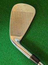 Load image into Gallery viewer, Callaway Apex Pro '16 Irons 5 - PW Regular+
