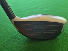 Load image into Gallery viewer, TaylorMade M4 5 Wood LH 18° Regular with Cover
