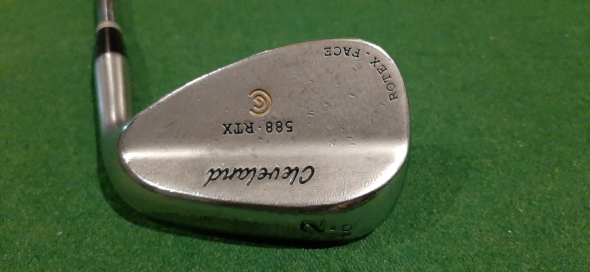 Cleveland 588 RTX ウェッジ 56° 52° Product Display Cleveland 588 RTX CB Wedge - Womens at